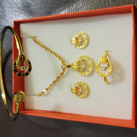 18K NECKLACE BRACELET EARRINGS & RING NAIL HEAD LOVE SET - Picture 12 of 12